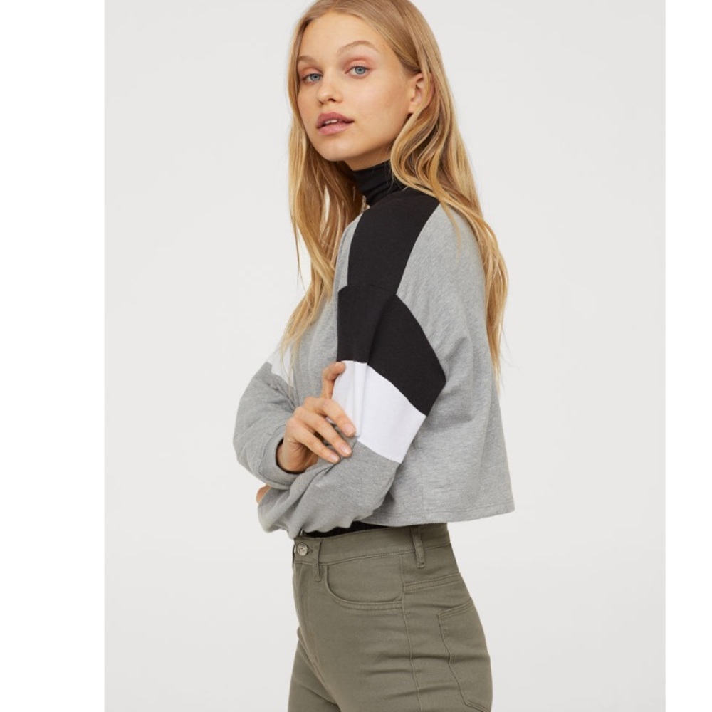 Short Sweatshirt - Picture 4 of 5